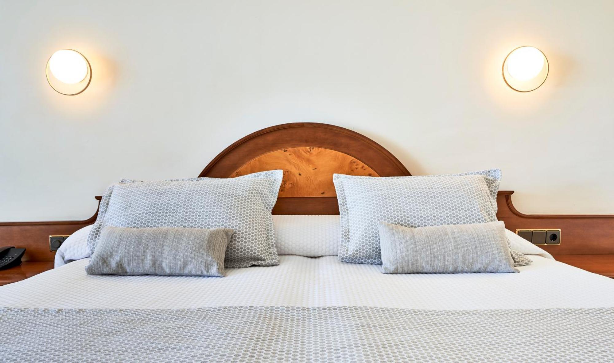 Hotel Serrano Palace Cala Ratjada  Extérieur photo